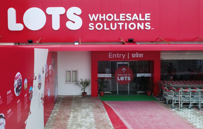 LOTS Wholesale Solutions announces investments worth INR 250 cr at UP Investors Summit 2018