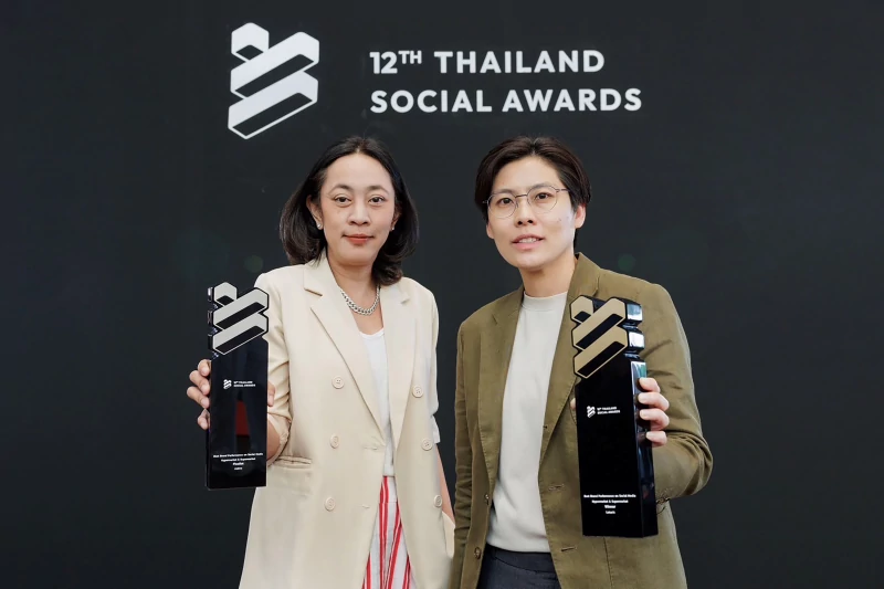 “แม็คโคร-โลตัส” จับมือคว้ารางวัล “Best Brand Performance on Social Media”  สาขา Hypermarket & Supermarket