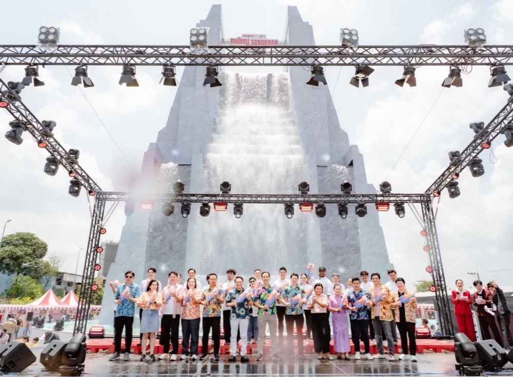 เริ่มแล้ว! งาน “Makro x Heliconia หาดใหญ่ Songkran Like A PRO” อีเว้นท์สงกรานต์หาดใหญ่สุดยิ่งใหญ่แห่งปีกับน้ำตกยักษ์จำลองสูงสุดในไทย และกองทัพเชฟกว่า 50 ชีวิต ที่แม็คโคร หาดใหญ่